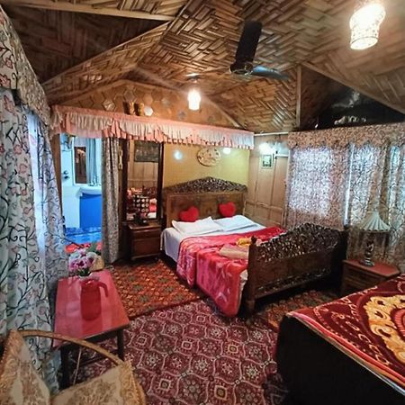 New Minar Group Of Houseboats Hotel Srīnagar Exterior foto