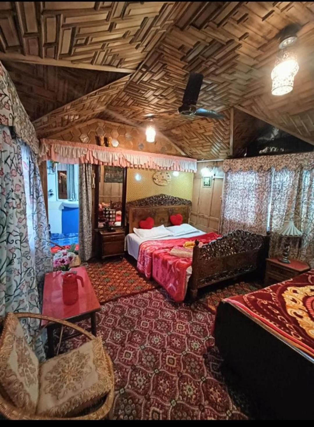 New Minar Group Of Houseboats Hotel Srīnagar Exterior foto